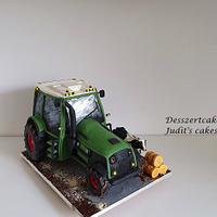 Tractor cake with cow