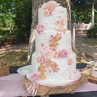 Last weddingcake of 2020 in blush and gold