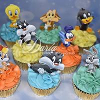 Baby Looney Tunes cupcakes