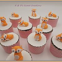 Fox themed cupcakes