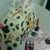 Pauls Boutique bag cake