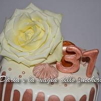 Rose Gold drip cake