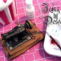 7 cm high mini Singer Sewing machine