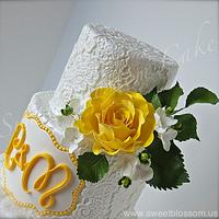 Lace and yellow roses