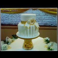 Two tier wedding cake. 