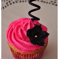 Hot pink and black cupcakes