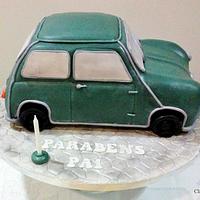 1967 Austin Mini - Decorated Cake by Cláud' Art Sugar - CakesDecor