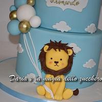 Baby lion balloon cake