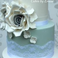 Vintage style wedding cake