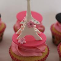 Paris themed cupcakes