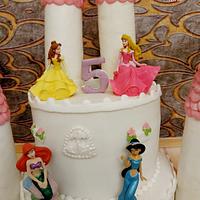 "Desiny princesses Castle cake"