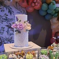 Elegant floral cake