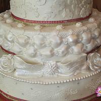 Red white Bling Bling wedding cake
