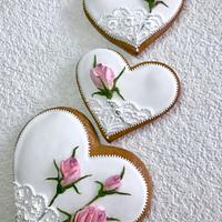Gingerbread heart with roses