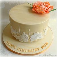 Gold Marble effect cake with peach peony flower