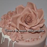 Rose drip cake