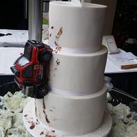 Compromise wedding cake 