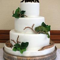 Tarantula, chameleon and snake wedding cake