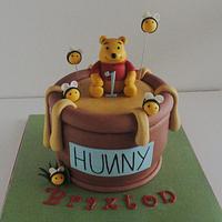 Pooh Hunny Pot Cake