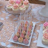 Wedding cupcakes and cakepops