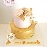 Gold & Offwhite Engagement Cake💛💛