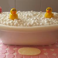 Bubble bath cake with ducks.