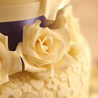 Rose and floral embossing wedding cake