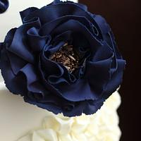 WHITE& NAVY BLUE WEDDING CAKE