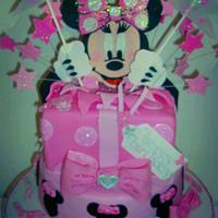 Minnie Mouse surprise cake