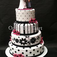 Black, White & Fuchsia Wedding Cake