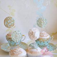 Dandelion clock cupcakes