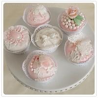 Vintage Wedding cupcakes