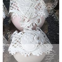 Sugar lace sphere cakes