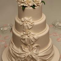 Total White luxury Wedding Cake