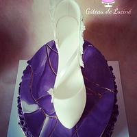 Crackle Effect Wedding High Heel Cake