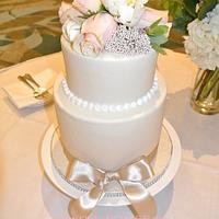 2 Tier Gold Theme Wedding Cake