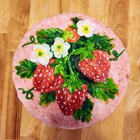 Very berry strawberry cake 