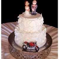 A SIMPLE WEDDING CAKE...