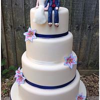 Hidden scene wedding cake 
