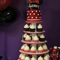 Minnie Mouse cupcake tower