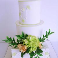 Wedding cake with green note 