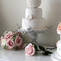 Round ball wedding cake
