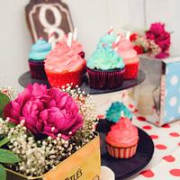 Retro Cake & Cupcakes 