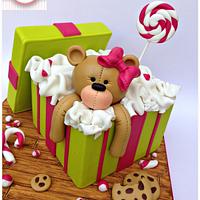 Teddy gift box cake