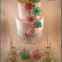 Rose & Pom Pom wedding cake