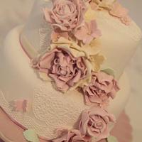 2 tier vintage wedding cake