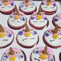 Cup cake y cake pop unicornio