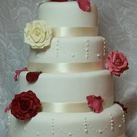 Romantic style wedding cake