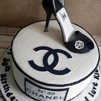 Chanel shoe - Decorated Cake by Joness Cakes - CakesDecor
