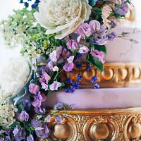 Purple Sugar Flower Wedding Cake I Spring Wedding Cake